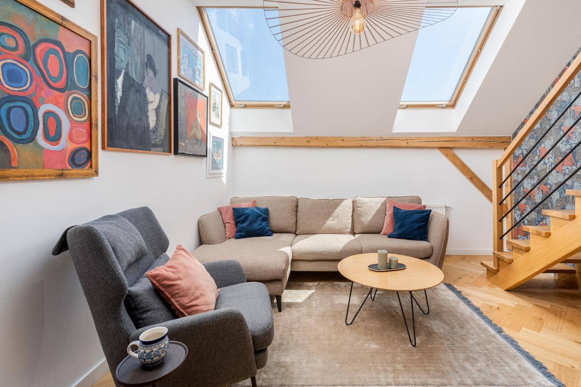 Luxury In A Truly Perfect Location Apartment *